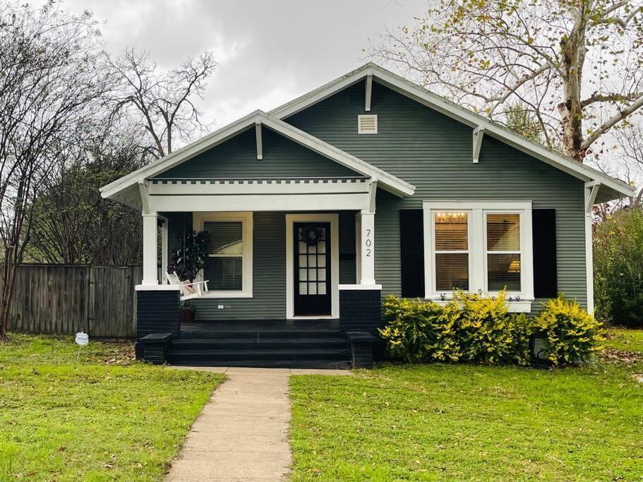 Newly Remodeled Near Downtown *